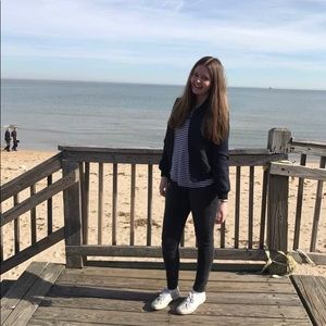 Meet your Posher, Alicia